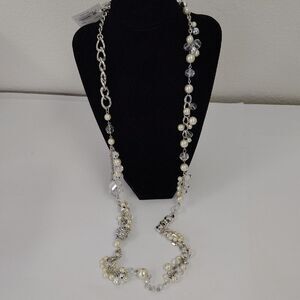 Elegant Silver and Pearl Necklace
